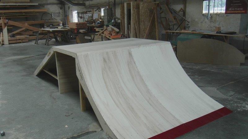 Rampe de skate en bois